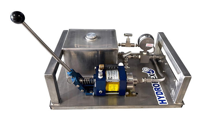 high pressure hand pump with liquid tank